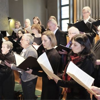 Gottesdienst zu Karfreitag: Musikalische Gestaltung Motettenchor Stuttgart in der Kreuzkirche Stuttgart-Heslach